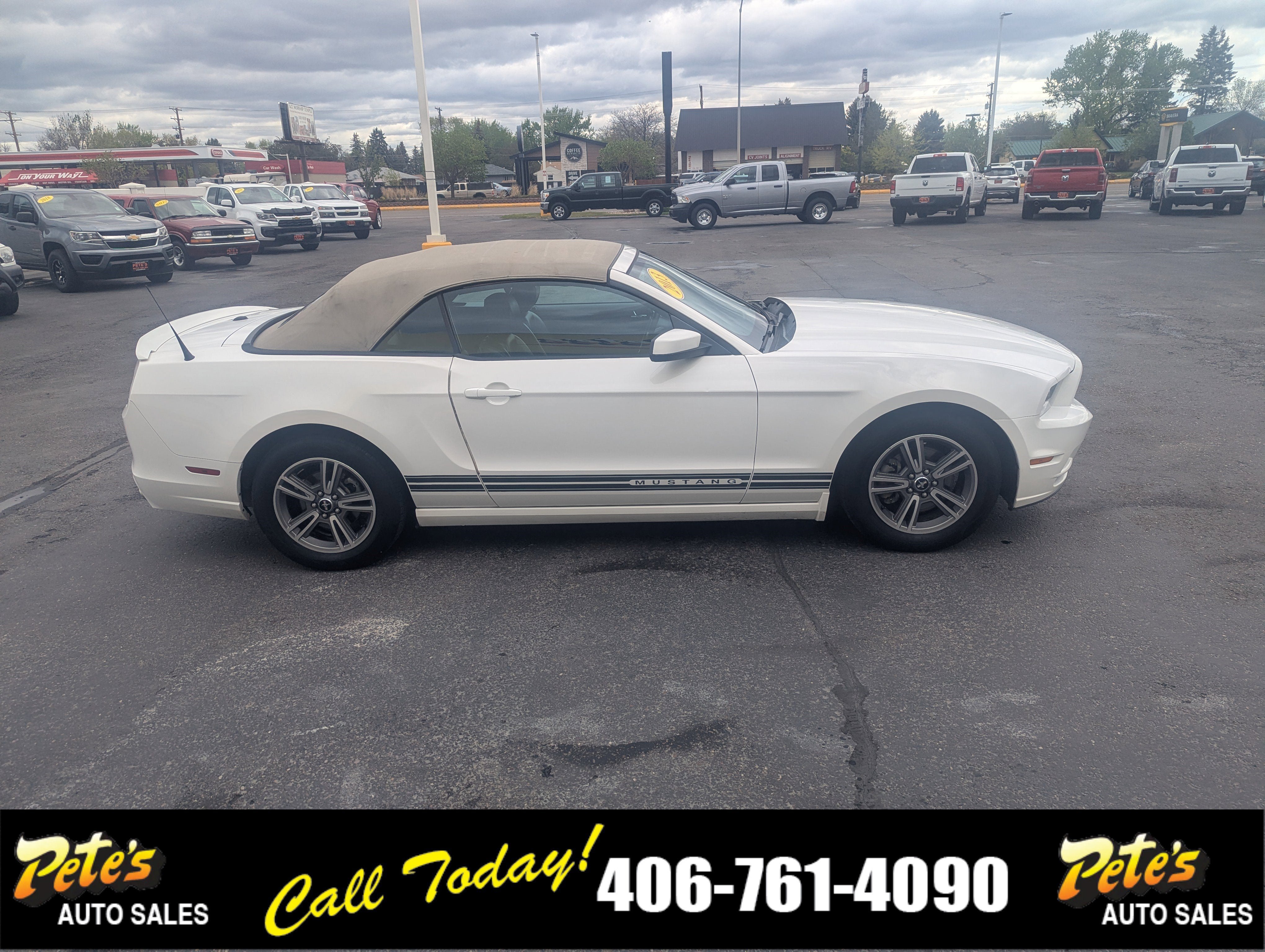 Used 2013 Ford Mustang Premium RWD image 5