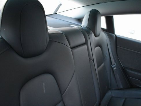 Used 2021 Tesla Model 3 Standard Range Plus image 26