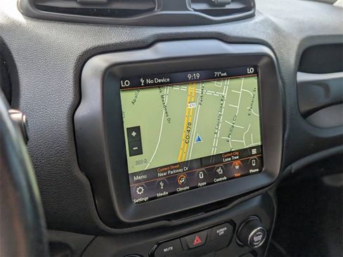 Used 2018 Jeep Renegade Limited w/ UConnect 8.4 Nav Group image 27