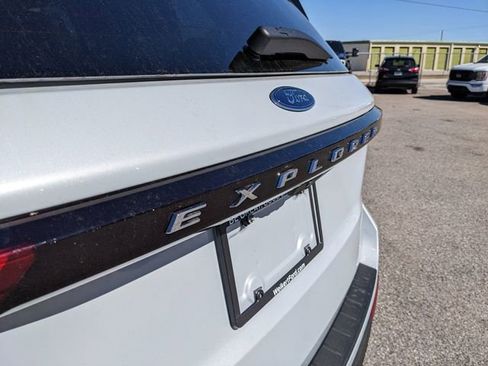 New 2026 Ford Explorer Active RWD image 11