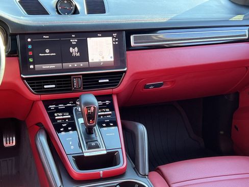 Certified 2022 Porsche Cayenne S Platinum image 25