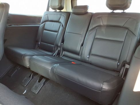New 2026 Lincoln Navigator L Premier AWD/4WD image 12