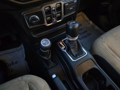 Used 2021 Jeep Wrangler Unlimited Sport image 23