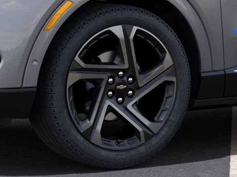 New 2025 Chevrolet Equinox EV LT image 9