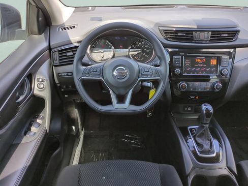 Used 2020 Nissan Rogue Sport S image 15