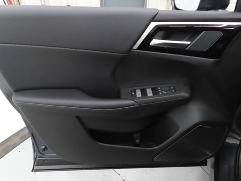 New 2026 Mitsubishi Outlander SE FWD image 9