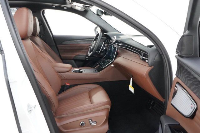 Used 2025 Maserati Grecale Modena AWD/4WD image 33