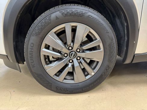 Used 2025 Nissan Pathfinder SV AWD/4WD image 33