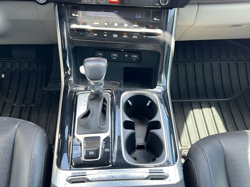 Used 2023 Kia Carnival SX Prestige FWD image 19