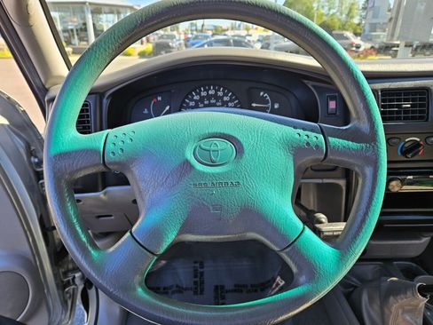 Used 2002 Toyota Tacoma 2WD Regular Cab image 17