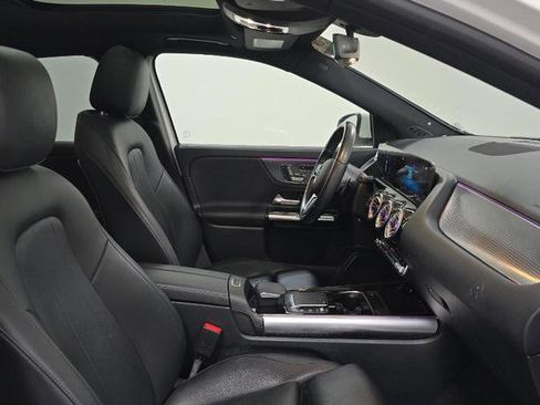 Used 2022 Mercedes-Benz GLA 250 4MATIC w/ Premium Package Lite image 8