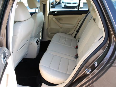 Used 2014 Volkswagen Jetta TDI image 19