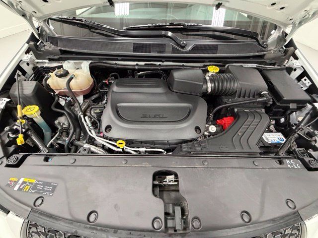 Used 2025 Chrysler Pacifica Limited FWD image 27