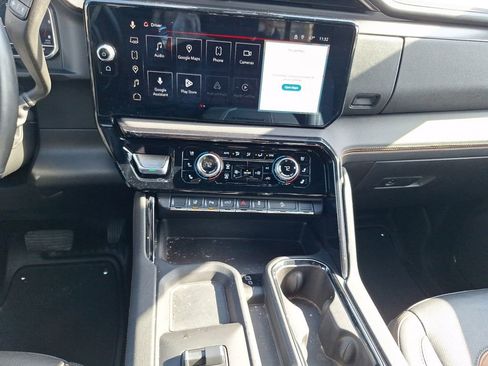 Used 2024 GMC Sierra 2500 AT4 w/ AT4 Premium Plus Package image 18