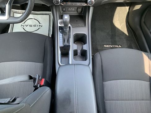 Used 2024 Nissan Sentra SV FWD image 17