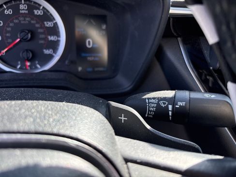 Used 2022 Toyota Corolla SE w/ Carpet Mat Package (TMS) image 32