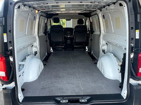 Used 2022 Mercedes-Benz Metris image 28