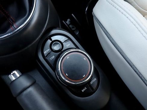 Used 2019 MINI Cooper S image 11