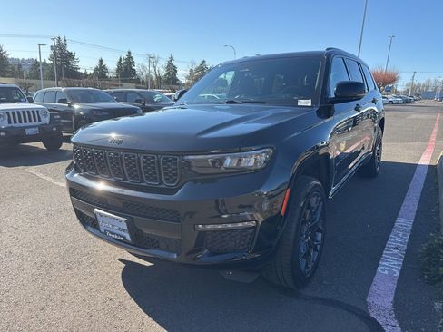 Used 2024 Jeep Grand Cherokee L Summit w/ Advanced Protech Group IV AWD/4WD image 3
