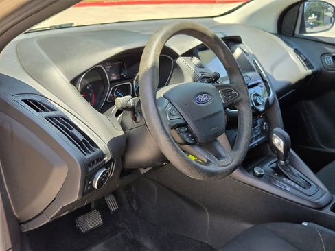Used 2017 Ford Focus SEL FWD image 12