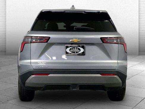 Used 2026 Chevrolet Equinox LT FWD image 3