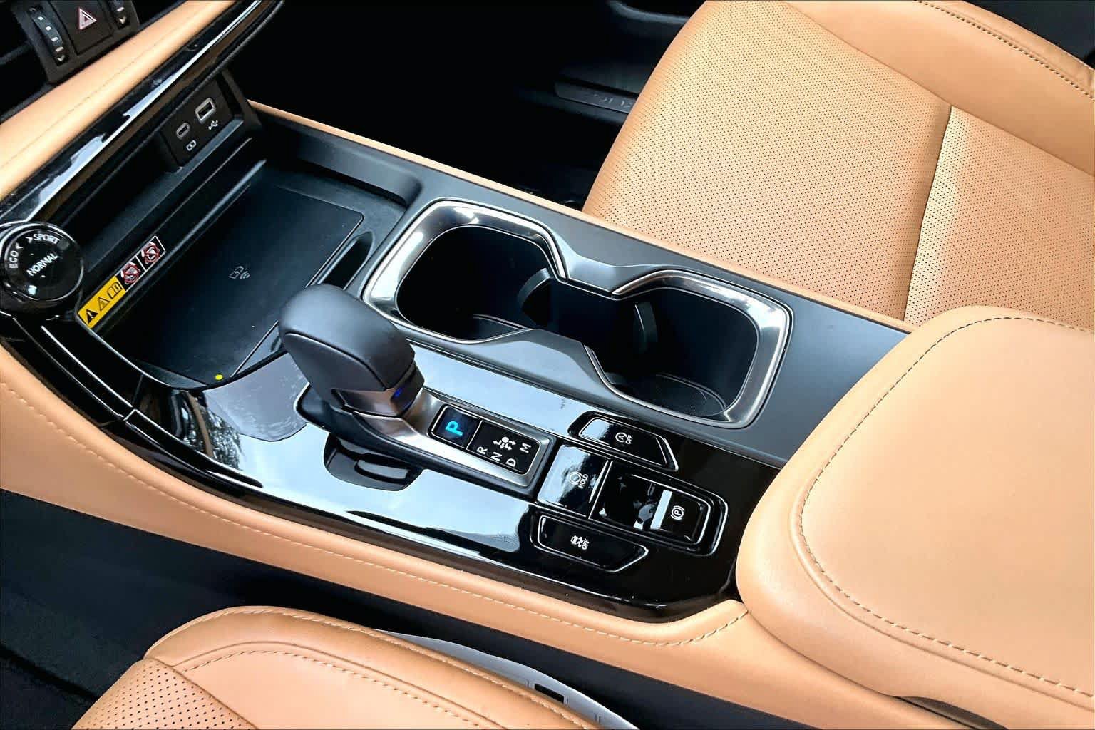 Used 2025 Lexus NX 250 FWD w/ Accessory Package (Z2) image 17