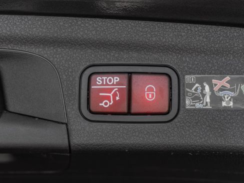 Certified 2025 Mercedes-Benz GLE 450e 4MATIC image 35