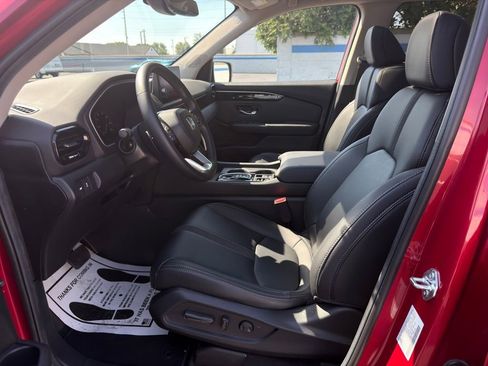 Certified 2025 Honda Pilot Touring image 17