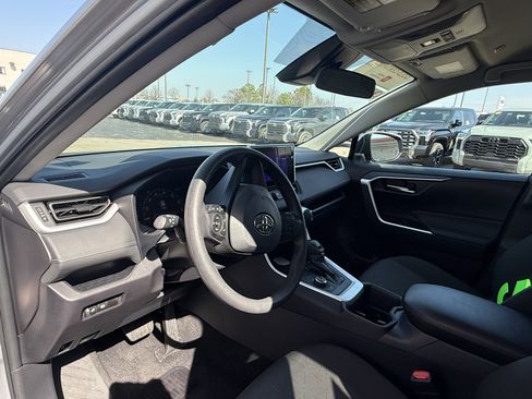 Certified 2025 Toyota RAV4 XLE image 23