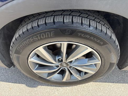 Used 2019 Hyundai Santa Fe AWD image 6
