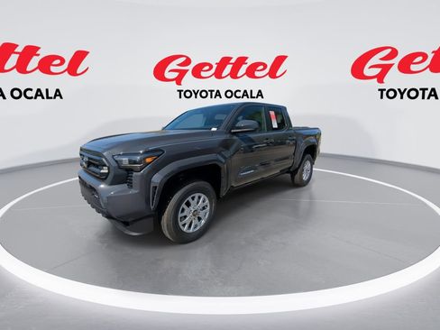 Used 2025 Toyota Tacoma SR5 image 4