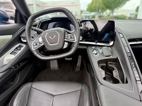 Used 2025 Chevrolet Corvette Stingray Preferred Conv w/ 2LT RWD image 21