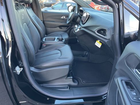 New 2026 Chrysler Pacifica Select w/ S Appearance Package image 53