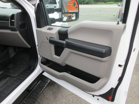 Used 2021 Ford F550 4x4 SuperCab Super Duty image 24