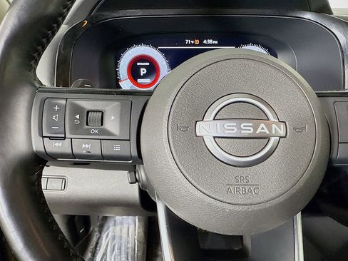 Used 2023 Nissan Pathfinder Platinum image 32