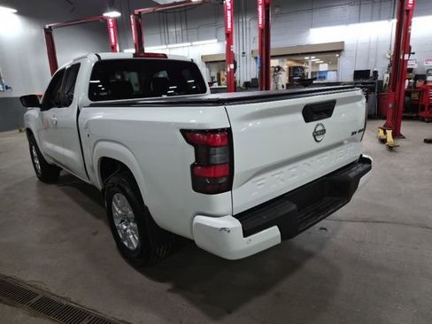 Used 2022 Nissan Frontier SV w/ Technology Package image 8