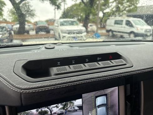 Used 2025 Ford Bronco Outer Banks w/ Sasquatch Package AWD/4WD image 18