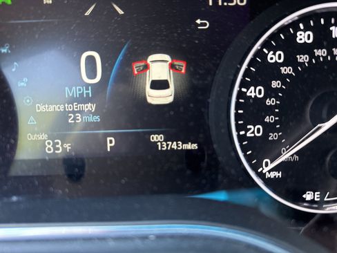 Used 2022 Toyota Avalon Touring w/ Advanced Safety Package image 18