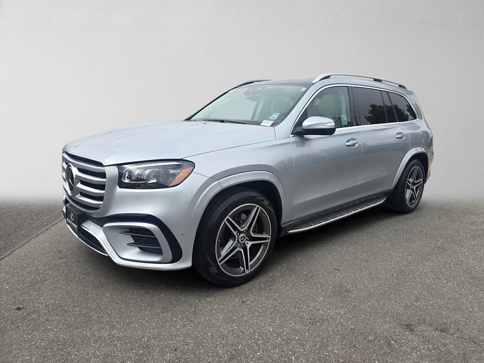 Used 2024 Mercedes-Benz GLS 450 4MATIC image 7