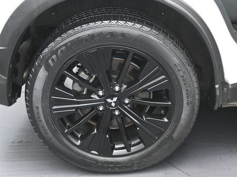 Used 2020 Mitsubishi Eclipse Cross LE AWD/4WD image 30