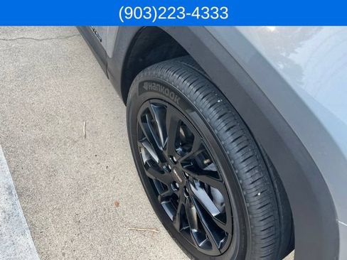 Used 2024 GMC Terrain SLE w/ Elevation Edition FWD image 11