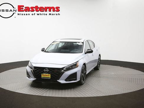 Used 2023 Nissan Altima 2.5 SR w/ SR Premium Package image 54