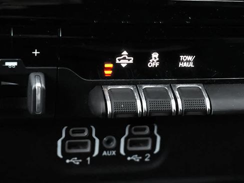 Used 2024 RAM 1500 Limited w/ Off Road Group AWD/4WD image 24