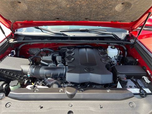 Used 2024 Toyota 4Runner TRD Off-Road image 12