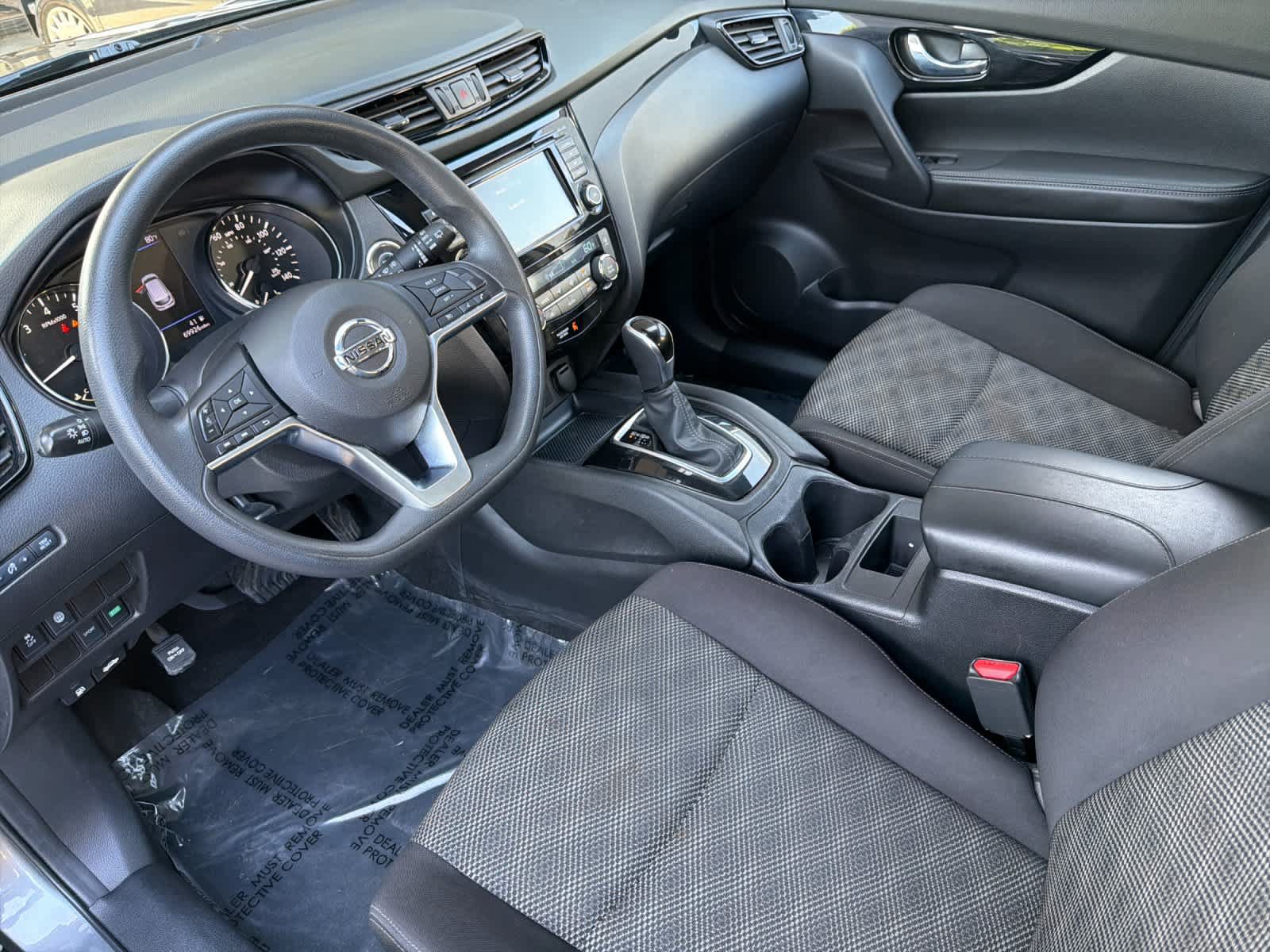 Used 2020 Nissan Rogue Sport SV FWD image 11