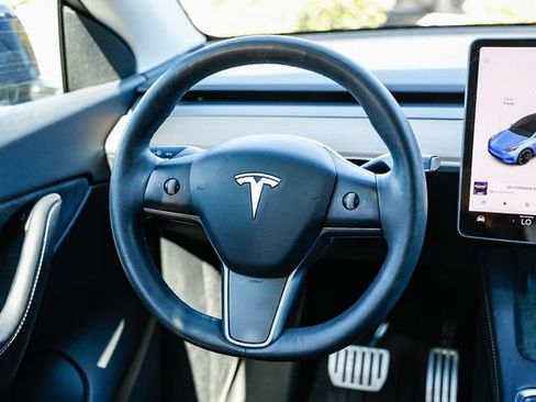 Used 2022 Tesla Model Y Performance AWD/4WD image 14