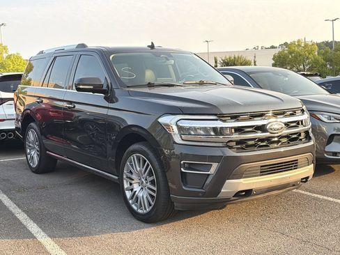 Used 2022 Ford Expedition Limited AWD/4WD image 3