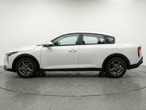 Used 2025 Kia K4 FWD image 5