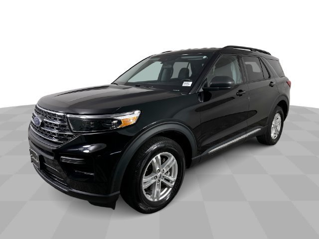 Used 2023 Ford Explorer XLT AWD/4WD image 1