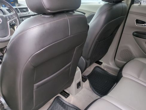 Used 2015 Buick Encore Leather FWD image 18